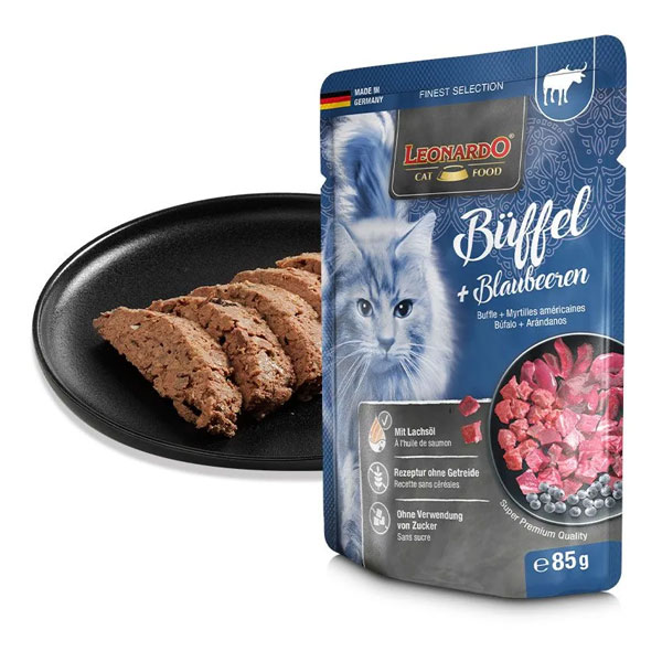 پوچ گربه لئوناردو با طعم گوشت بوفالو و بلوبری